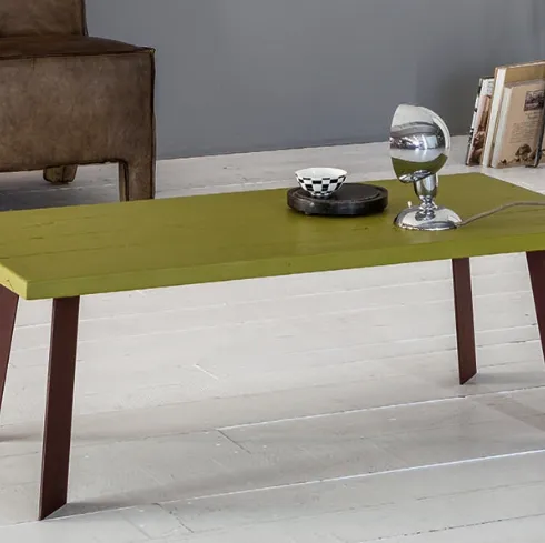 Tavolino Smart in legno massello di Rovere laccato Verde con gambe in ferro di Devina Nais