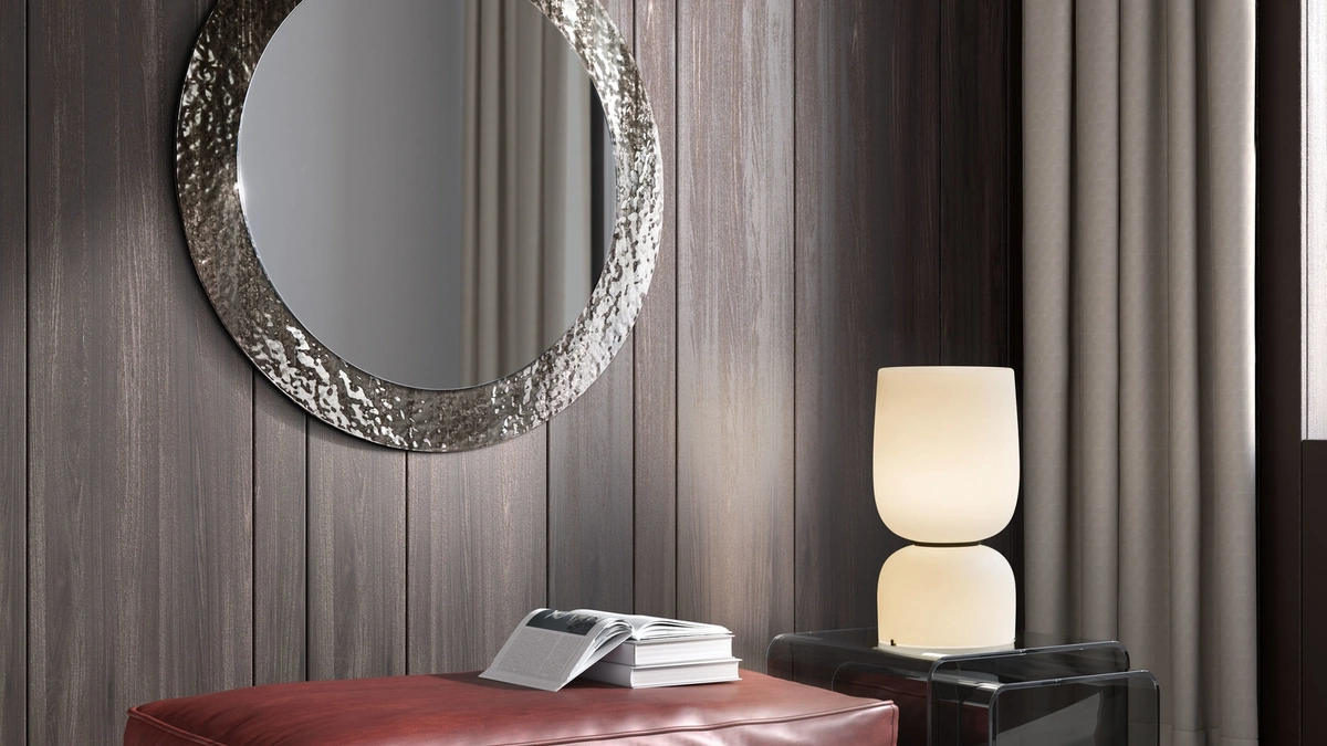 Specchio Iride con cornice in vetro cotto di Stones