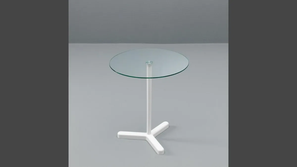 Tavolino rotondo con top in vetro temperato e base in metallo verniciato Tako di Stones