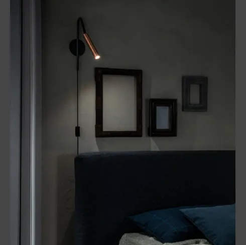 Lampada da parete Vega a tubo in metallo nichelato di Stones