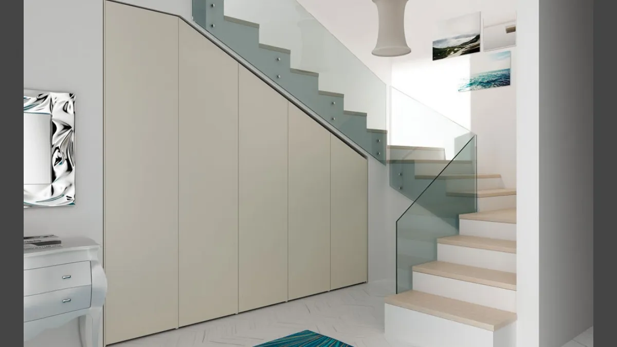 Armadio con ante battenti su misura per sottoscala in laminato e laccato AM10 Moretti Compact