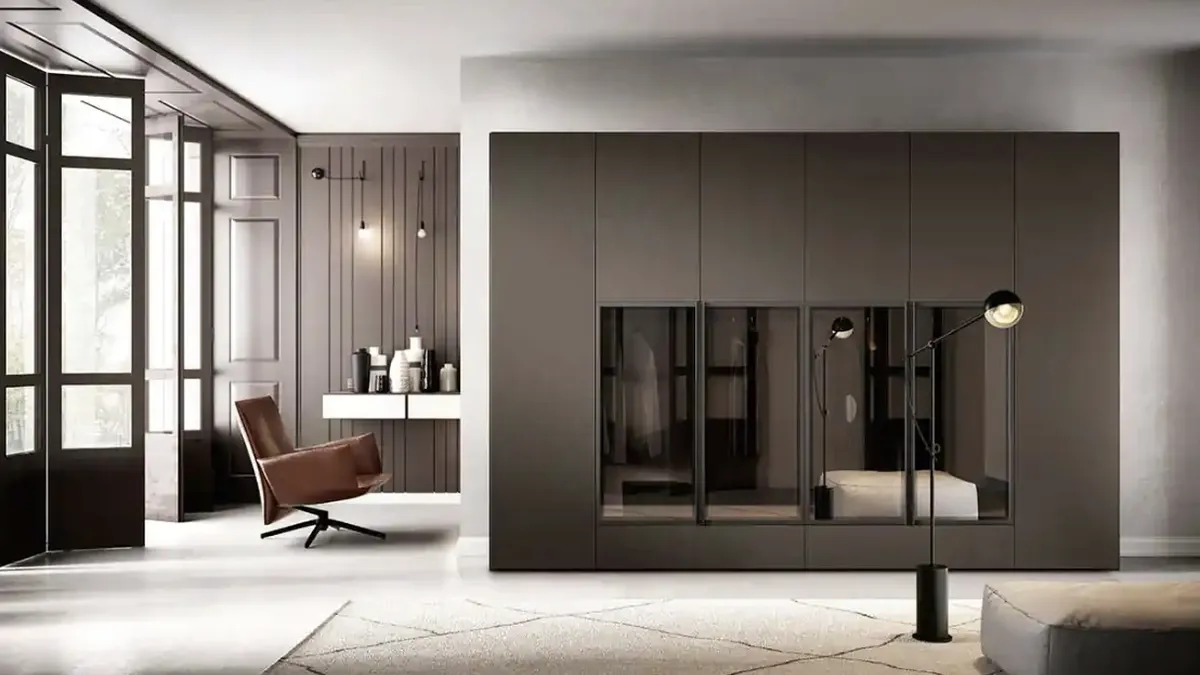 Armadio con ante battenti Libeccio e Fohen B372 in laccato e vetro di Moretti Compact Giorno Notte