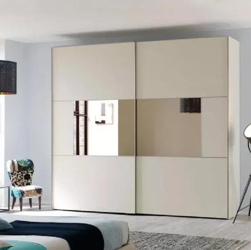 Armadio con ante scorrevoli in laminato quarzo e specchio in tonalità bronzo NC210 Slider Zone C di Moretti Compact