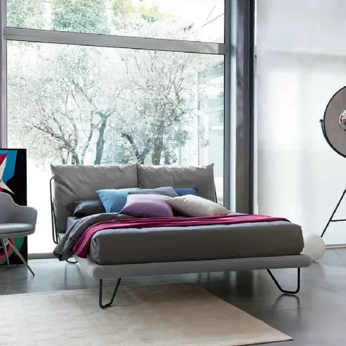Letto in tessuto con testiera imbottita Miller di Bontempi Letti Design