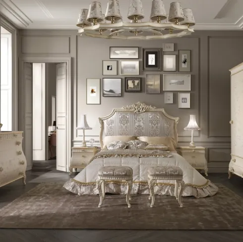 Letto matrimoniale classico in legno con testiera in tessuto imbottito Firenze di Volpi