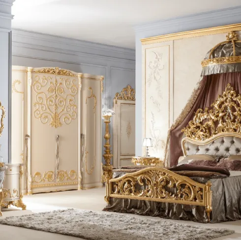 Letto classico Imperiale con testiera intarsiata decorato in foglia oro di Ghezzani