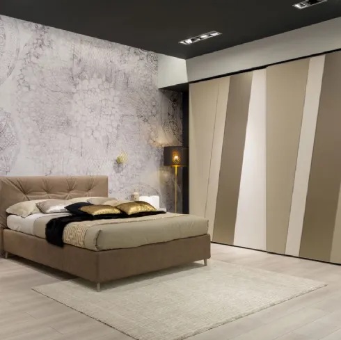 Letto matrimoniale con testiera trapuntata in ecopelle Tabacco MC038 di Moretti Compact