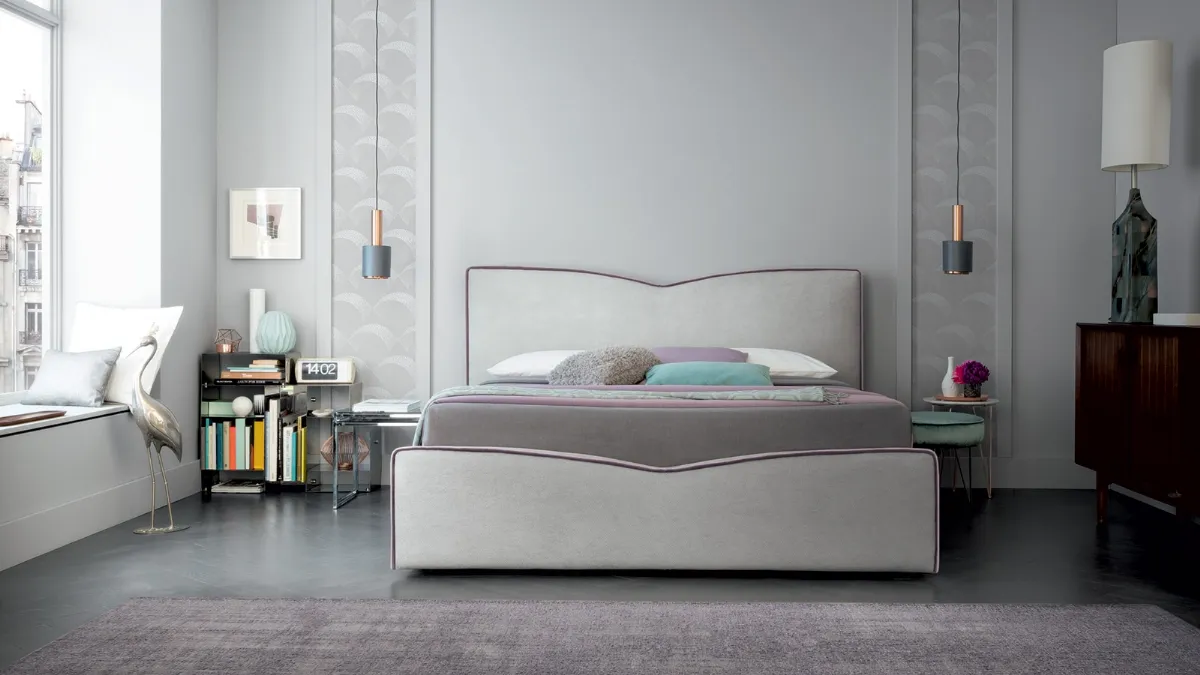 Letto in tessuto con bordo in contrasto con testiera dal design raffinato Megan di Felis