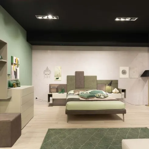 Letto in ecopelle con testiera di design MC040 di Moretti Compact