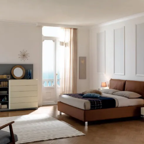 Letto in ecopelle con testiera imbottita NC109 di Moretti Compact