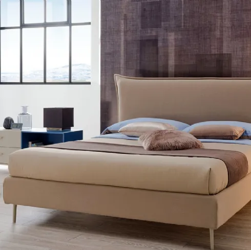 Letto in tessuto imbottito con testiera SC219 di Moretti Compact