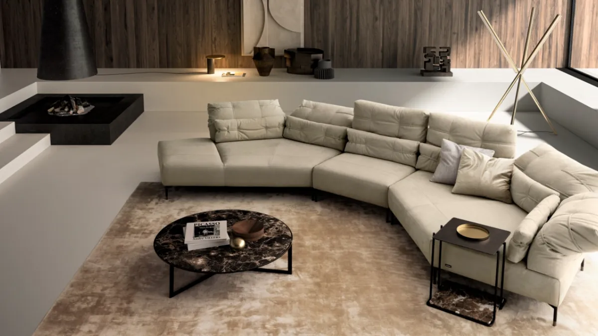 Divano in tessuto elegante e confortevole caratterizzato da linee morbide Wave di Nicoline
